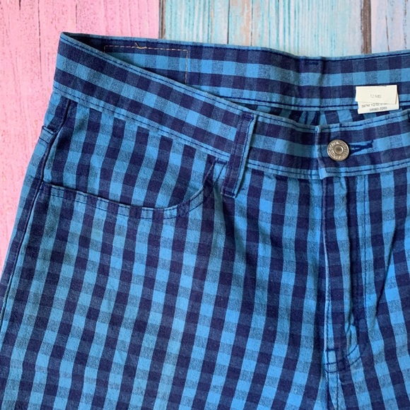 Blue Checkered Levi’s cropped pants - Picture 4 of 8